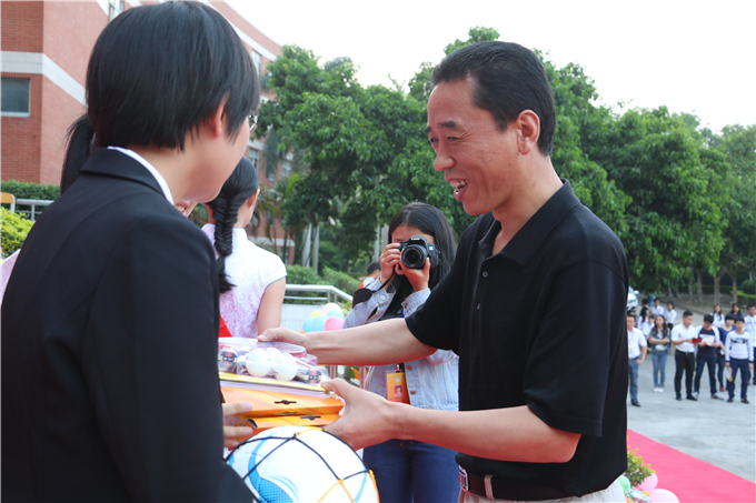 副院长魏跃进颁发一等奖