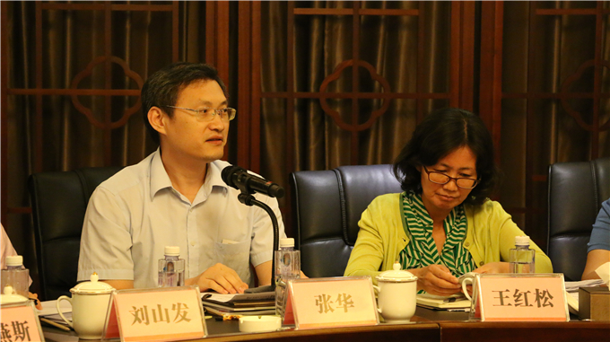 广东工程职业技术学院学生处处长张华发言