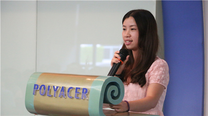 教师代表郑欣欣发言