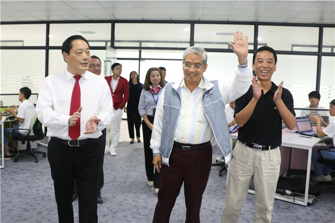 参观海西电商学院