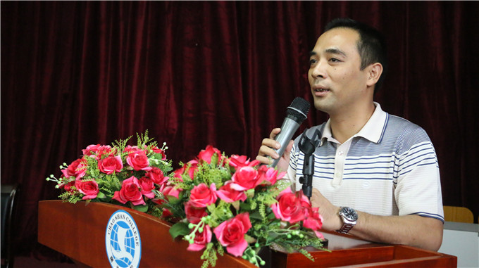 招生就业处处长谢耿讲话