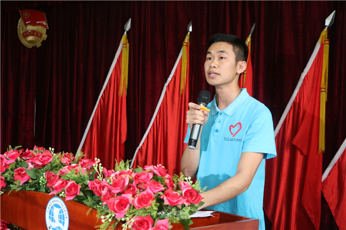 学生代表陈锦帆发言