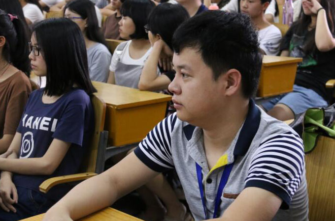 创业学院团总支负责人陈振明