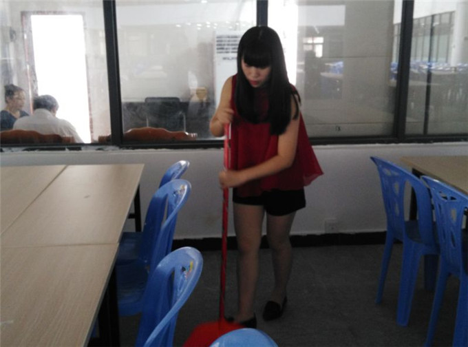 ϸ�Ĵ�ɨ��ͬѧ��