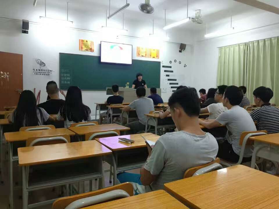 �ɲ���ѵ�᳡