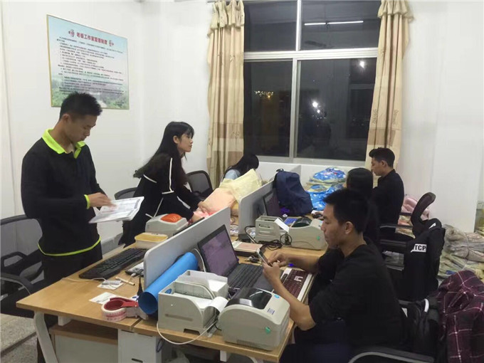 老板班学生积极准备