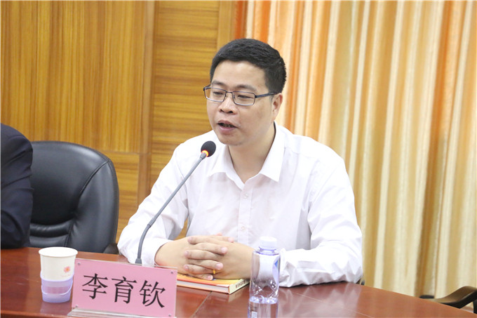 泰国商会大学广东省服务中心主任李育钦先生发言