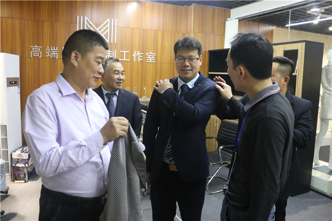 07参观服装产业学院