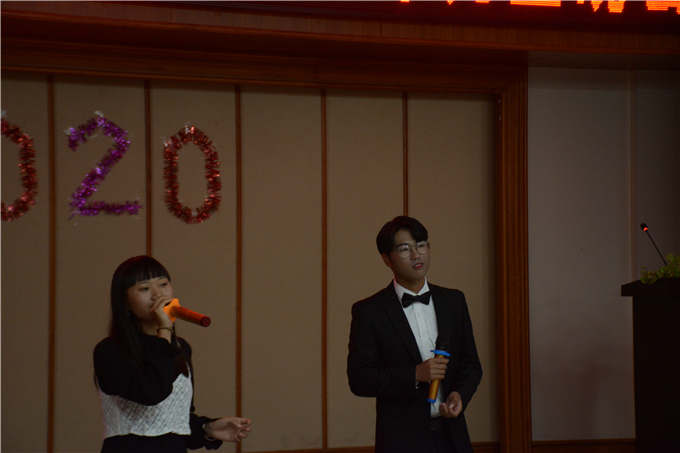 �����Գ����е���