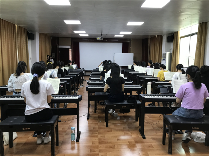 ѧ��ʵѵ���